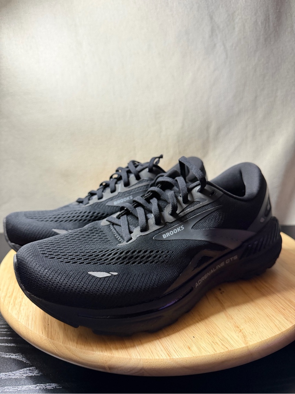 Brooks women’s adrenaline gts 23 running shoes
